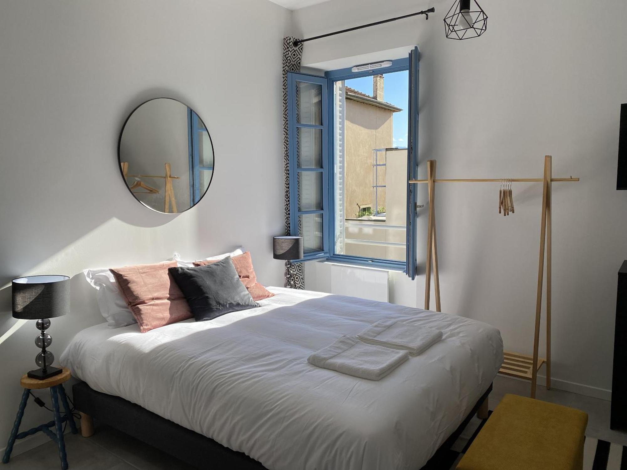 Le Jules Appart'Hotel Romans-sur-Isère Camera foto
