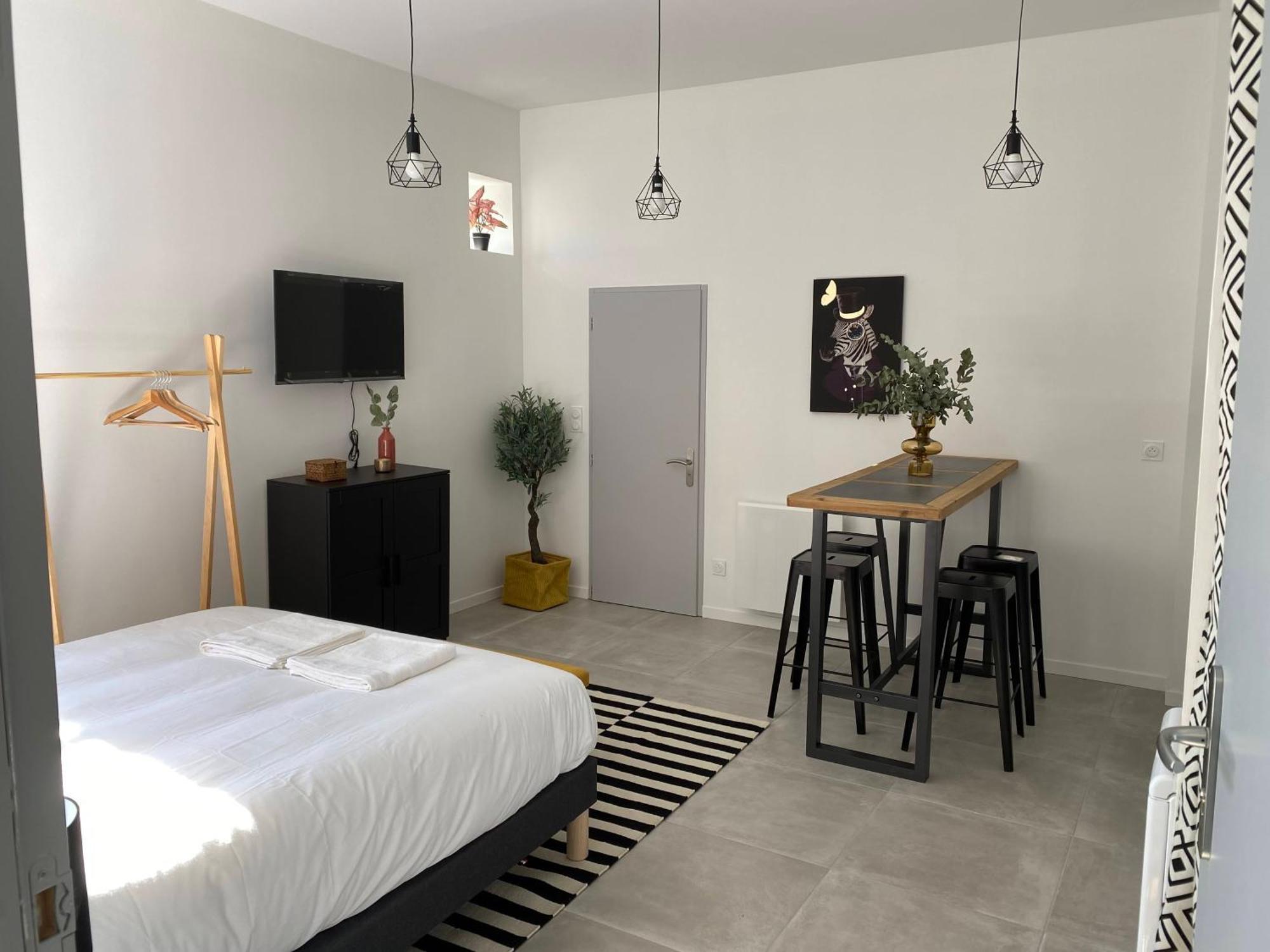 Le Jules Appart'Hotel Romans-sur-Isère Esterno foto