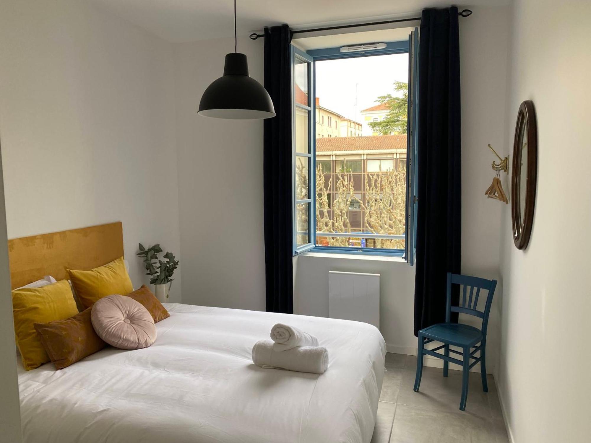 Le Jules Appart'Hotel Romans-sur-Isère Esterno foto