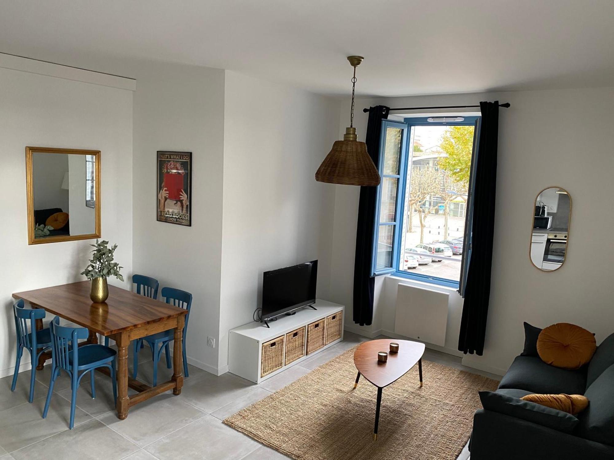 Le Jules Appart'Hotel Romans-sur-Isère Esterno foto