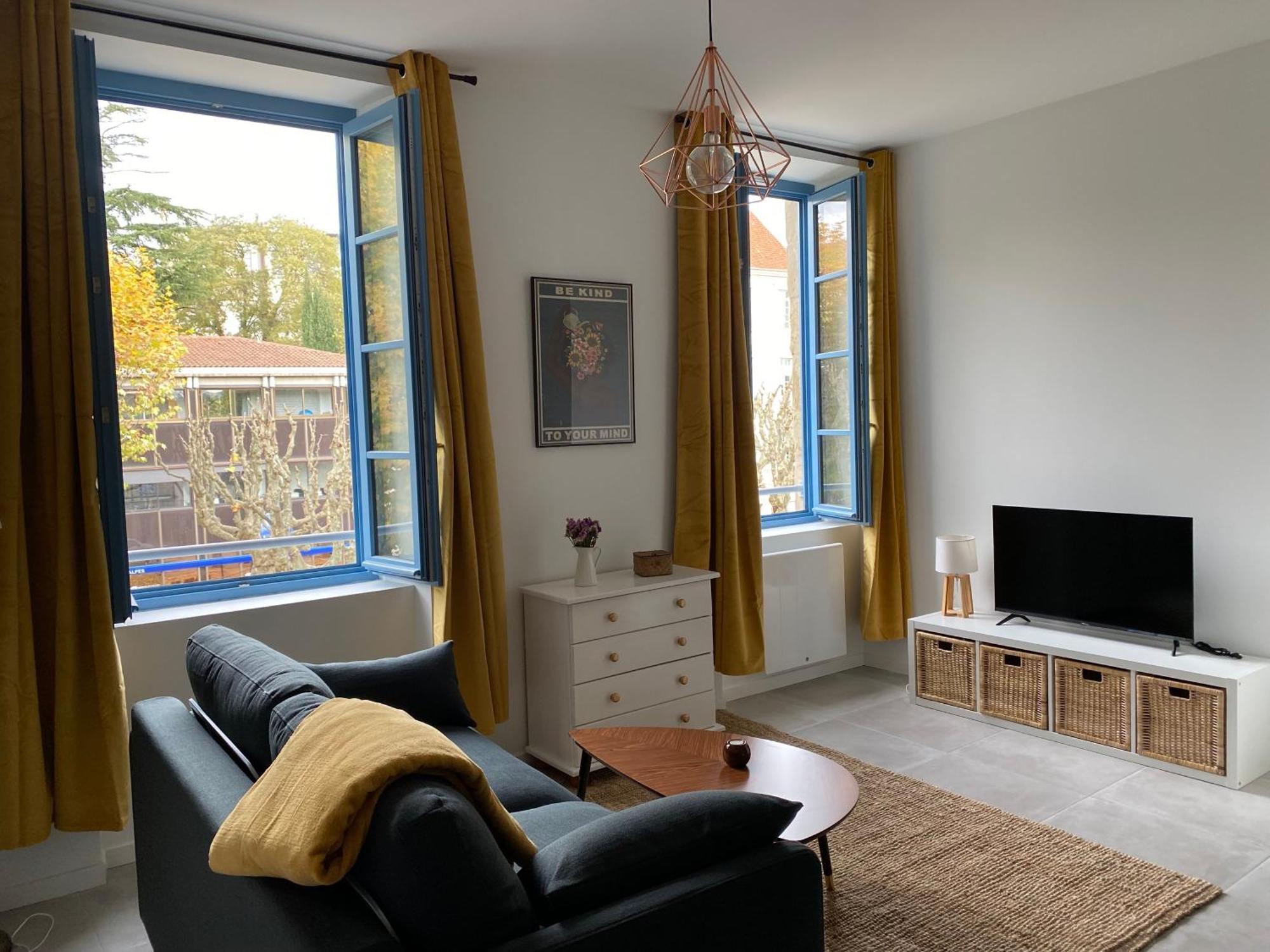 Le Jules Appart'Hotel Romans-sur-Isère Esterno foto