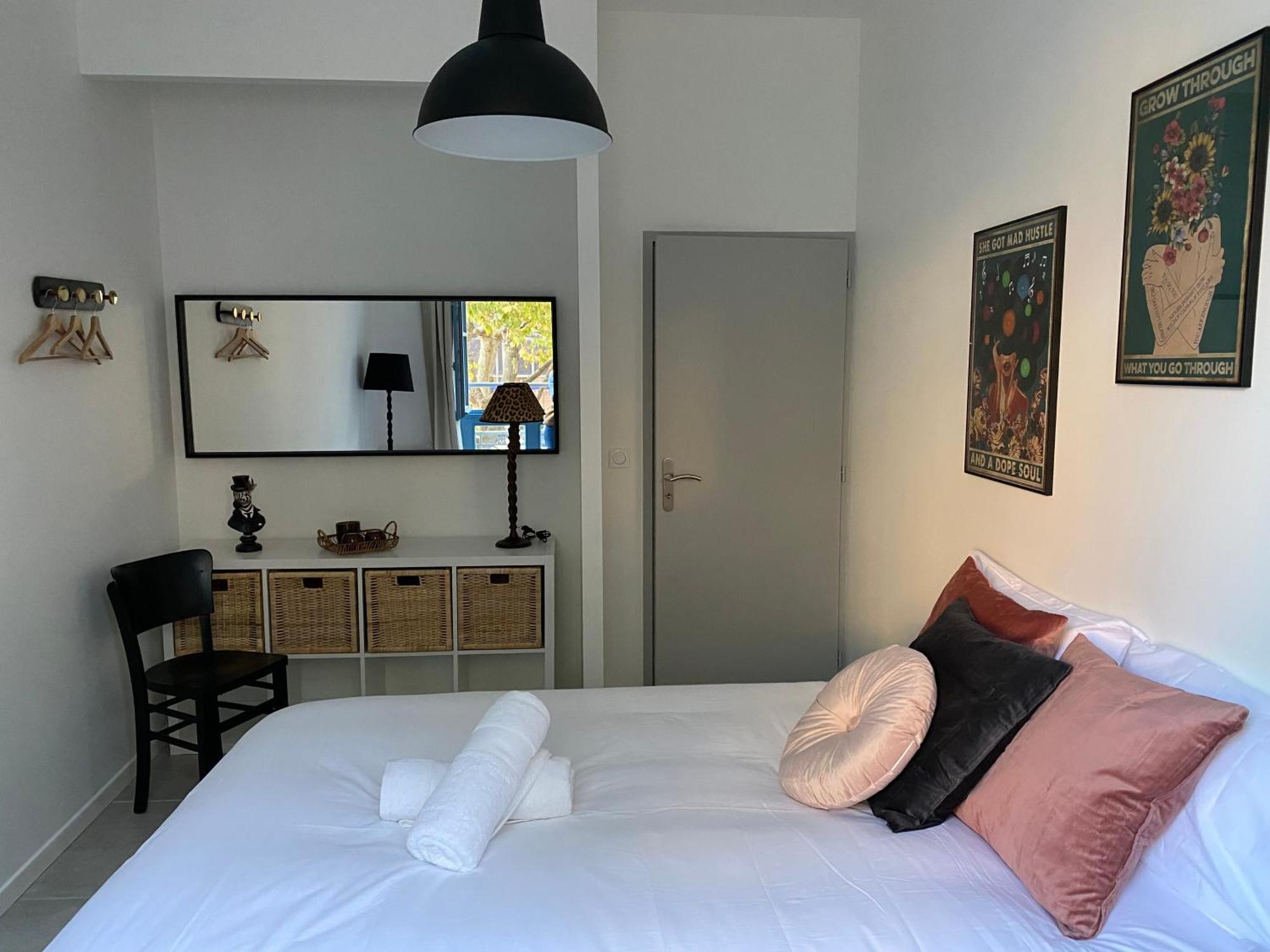 Le Jules Appart'Hotel Romans-sur-Isère Esterno foto